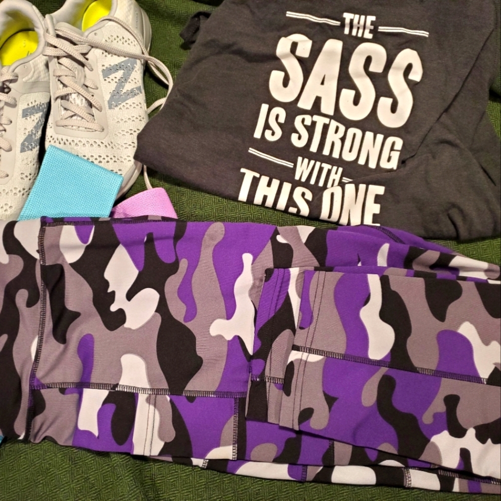 POP Fit purple camo Stella Crop Leggings